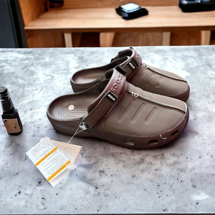 CROCS YUKOON FOR MEN'S  ( BROWN )
