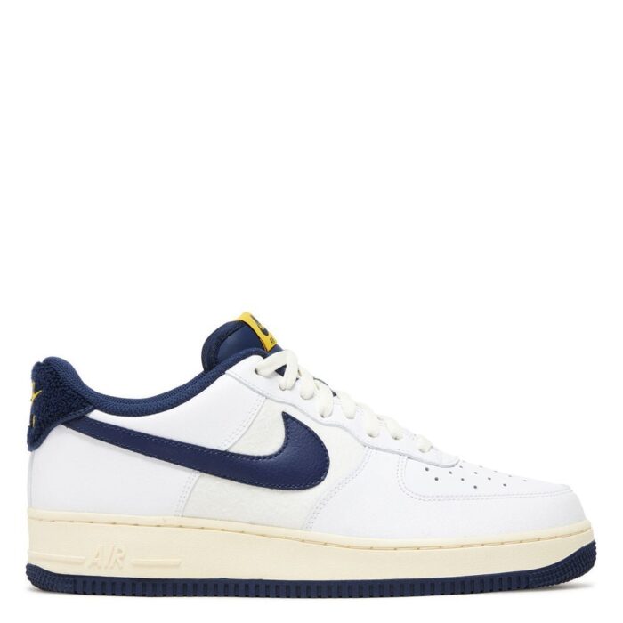 NIKE AIR FORCE 1 VARSITY JACKET