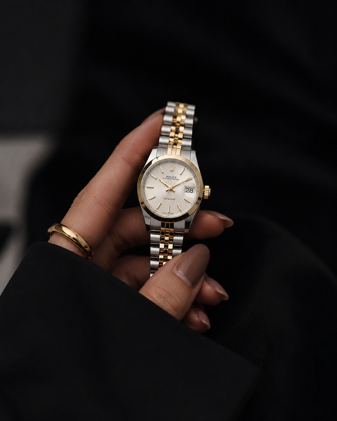 WOMAN WATCHES
