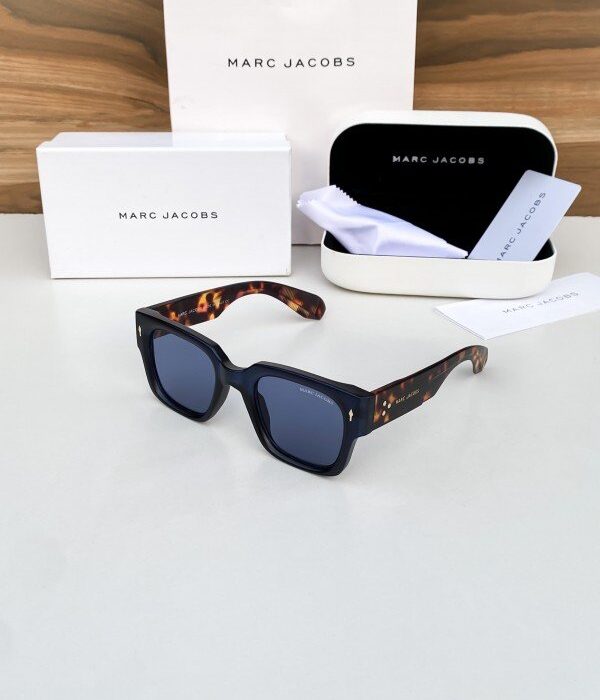 MARC JACOBS M11-26