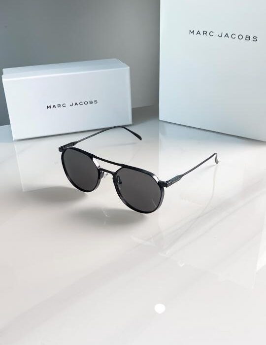 Marc Jacobs black 5001